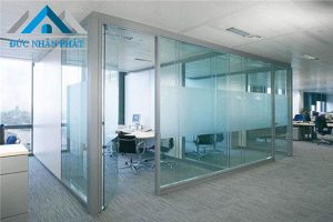 Báo giá làm vách kính cường lực TPHCM