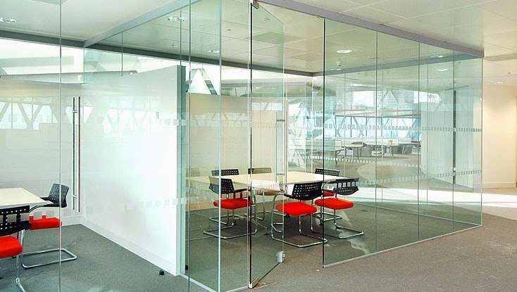 vách kính cường lực văn phòng giá rẻ