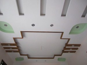 Làm trần thạch cao phòng khách nhà ống liền bếp đẹp nhất TPHCM